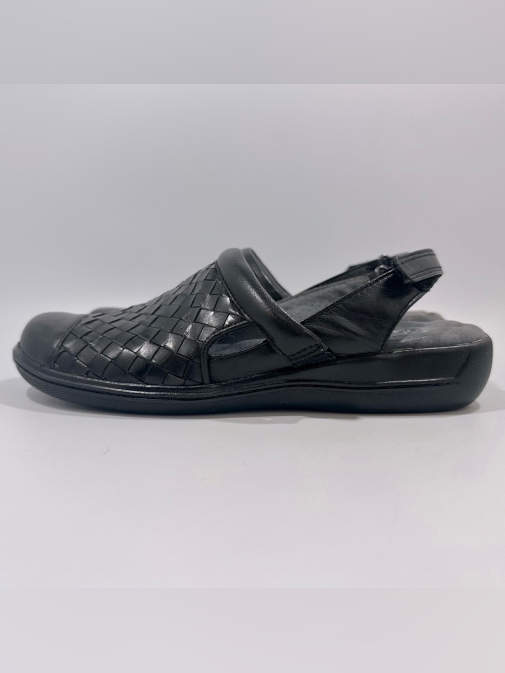 SoftWalk Salina Black Woven Leather Adjustable Heel Strap Clog Sandals 7 Narrow